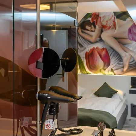 Art-inn Design Self-check-in-hotel