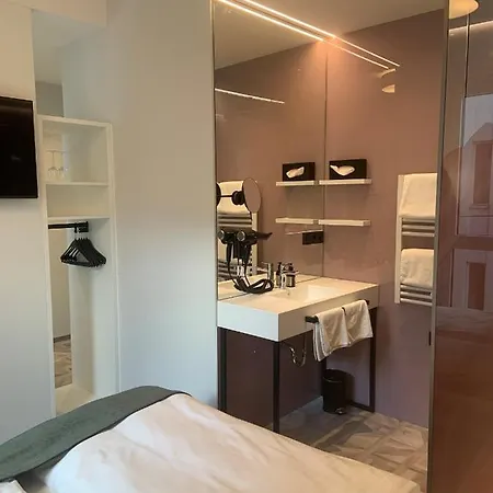 Hotell Art-inn Design Self-check-in-hotel *