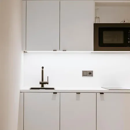 Art-inn Design Self-check-in-hotel * Λιντς