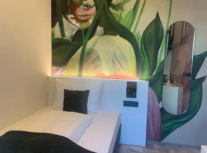 Art-inn Design Self-check-in-hotel Λιντς